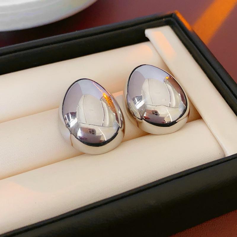Round Mirror Earrings, Fashionable Cold Wind Studs, Light Luxury, High-end and Versatile Earrings.
