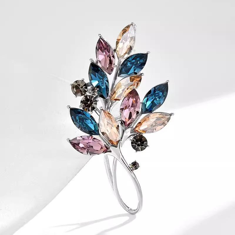 

Брошь-цветок Color Spike, женская, нишевая, дизайн Sense, брошь из кристаллов, темперамент, изысканный букет, булавка, элегантный костюм с аксессуарами