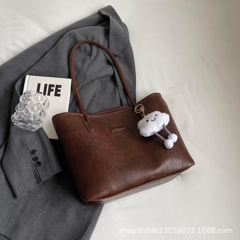 

High sense fashion versatile shoulder commuter bag women s autumn new students class large capacity tote bag