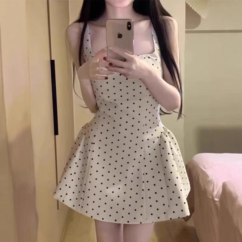 Star with the Same Temperament Retro Polka Dot Vest Dress Women's Summer Daughter Feeling Wrinkled Waist Thin Skirt