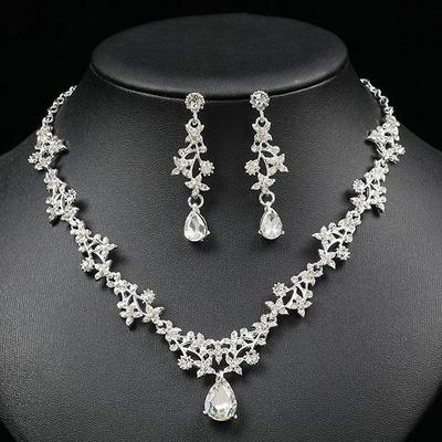 Conjunto de Collar y Pendientes de Cristal Retro de Lujo en Forma de Lágrima: Elegantes Accesorios de Joyería para Novias