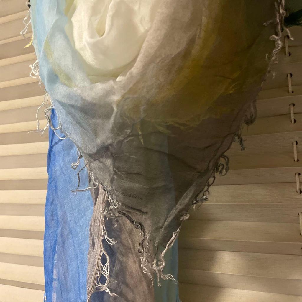 Used Italian stole, large stole, shawl, gradient dyeing, uneven dyeing, multicolor, made in Italy