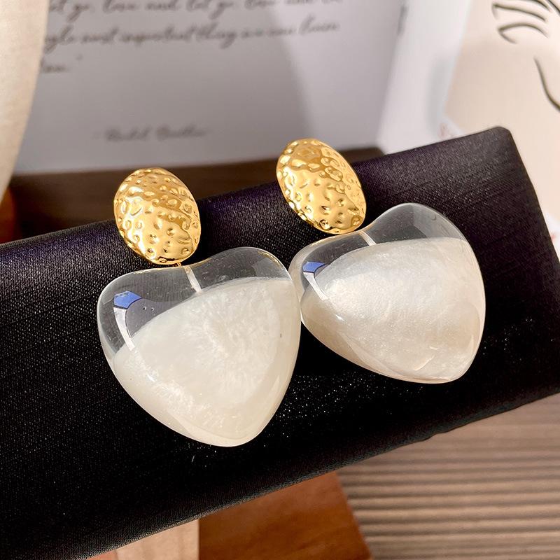 Yueer Zhang Heart Earrings: Unique White Resin, Bold Statement Niche Studs, Versatile & Stylish Design