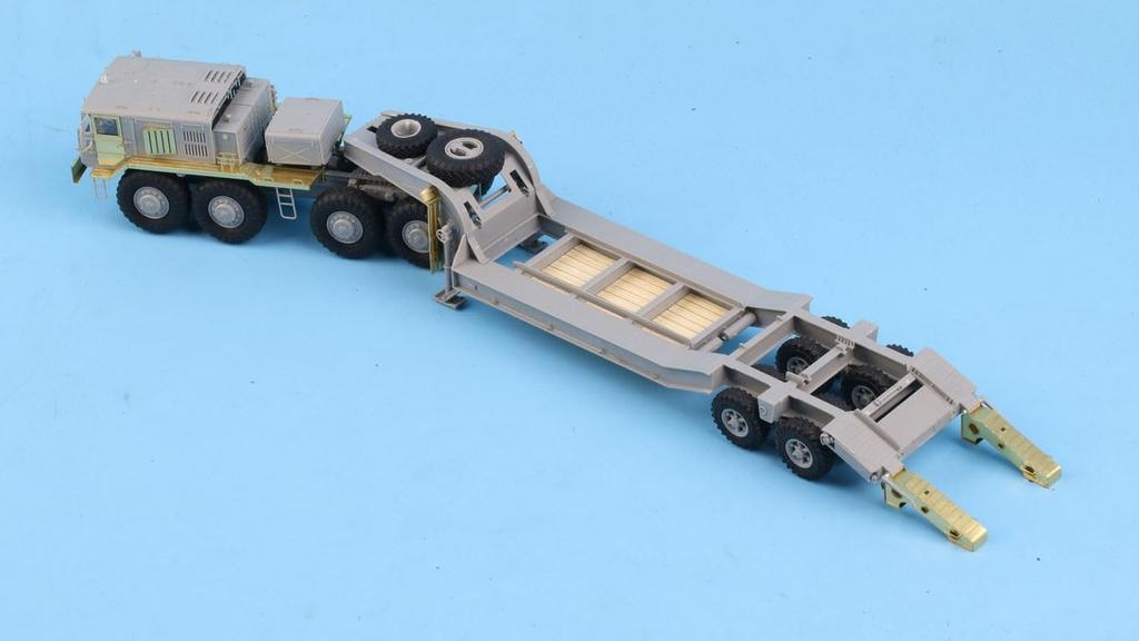 Tetra Model 1/72 ME Series Russian MAZ-537G Tractor with CHMZAP-5247G Semi-Trailer (for TAK) Plastic Model Parts ME7218