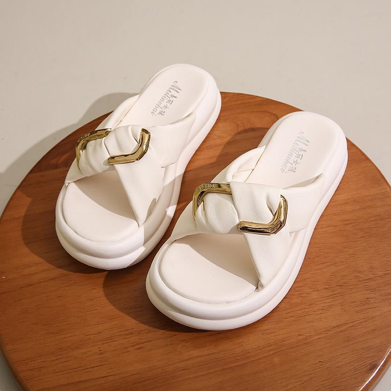 Slippers women's 2025 new summer wear fashion cool slippers with skirt temperament one-word drag