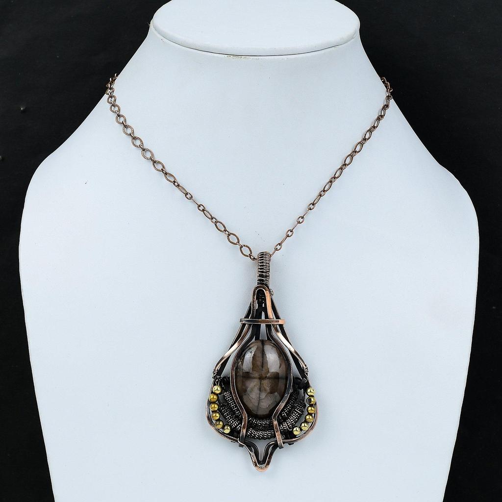 Zawieszka z Kamieniem Chiastolitowym Owinięta Miedzianym Drutem Ręcznie Robiona Biżuteria z Chiastolitu Prezent Dla Niej Biżuteria Owinięta Miedzianym Drutem Niesamowita Zawieszka