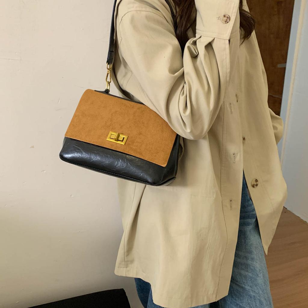 Fashion Retro Matte Bag Women's 2025 New Autumn and Winter Commuting Versatile Messenger Bag Exquisite Super Fire Small Square Bag