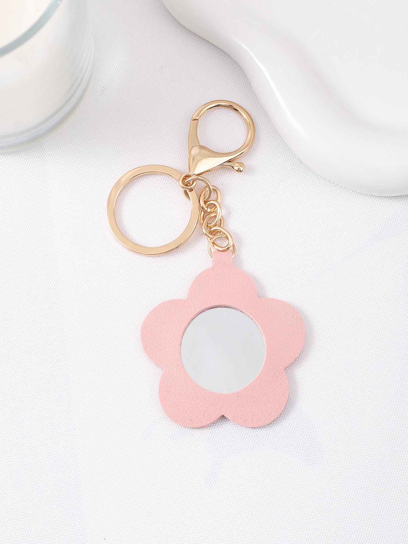 

Adorable Heart-Shaped Cartoon Leather Keychain Mirror – Portable and Versatile for Makeup розовый