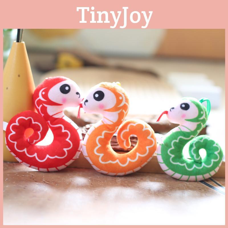 Soft And Cuddly Snake Plush Keychain Charming Animal Toy For Backpacks And Purses