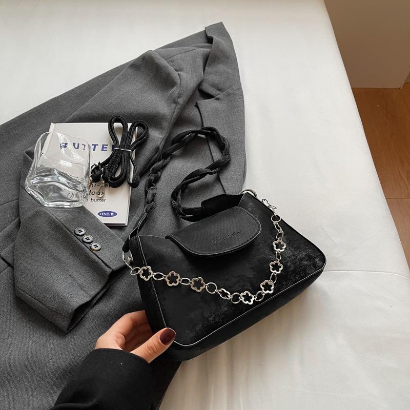 Women's bag 2025 new fashion texture foreign style simple solid color versatile shoulder messenger small square bag