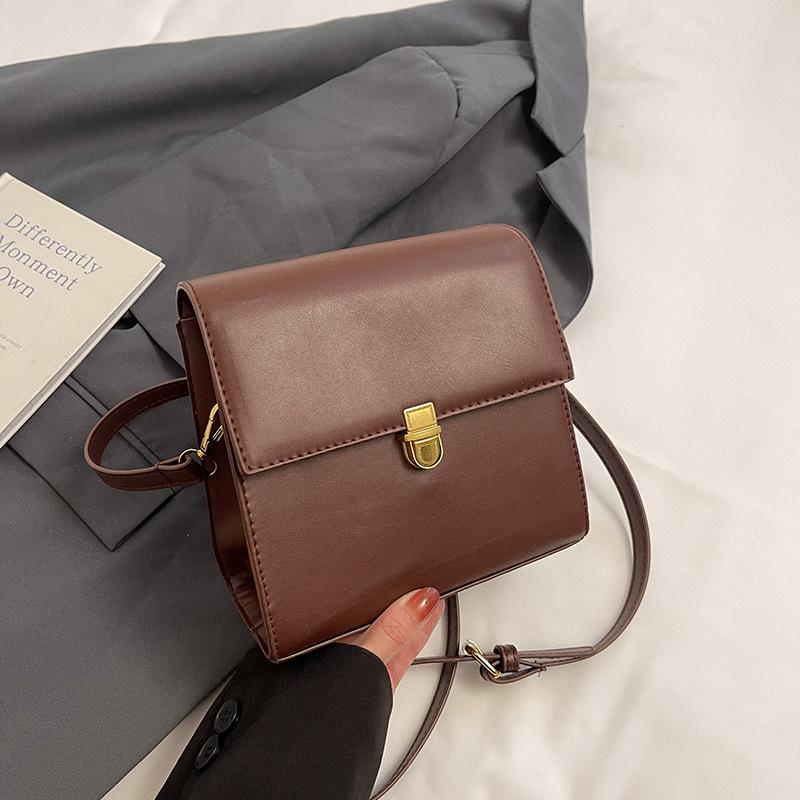 Fashionable Women's Bag,  New Trendy Small Black Bag, Versatile and Compact Solid Color Commuting Crossbody Bags