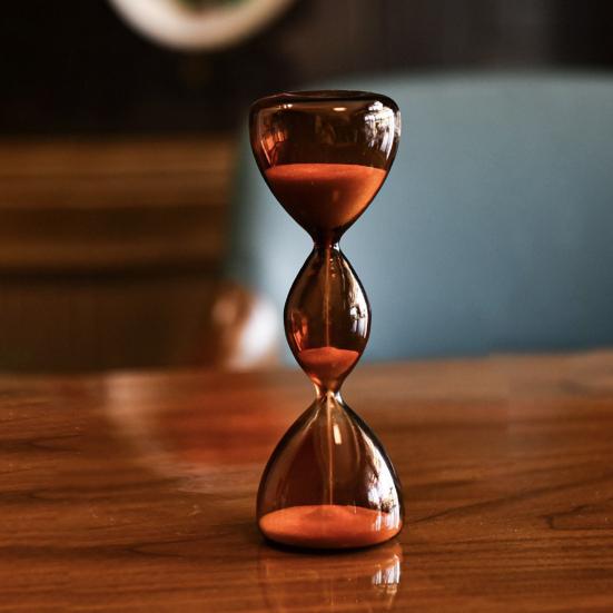 DYS 3-stufige bunte Glas-Sanduhr, Borosilikat-Ornament mit bernsteinfarbener weinroter Farbverlauf, gleichmäßiger Sandfluss, moderne minimalistische Dekoration für Zuhause