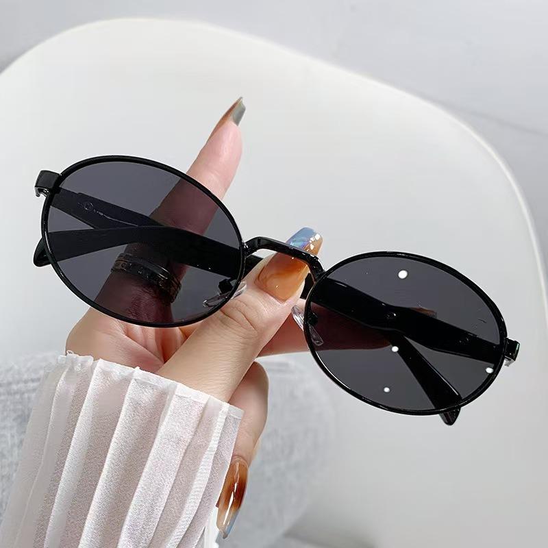 New Style Women's Oval Glasses Frame Metal Material Sun Glasses Cool Small Circular Photography Glasses Travel Leisure Shopping Eyewear UV400