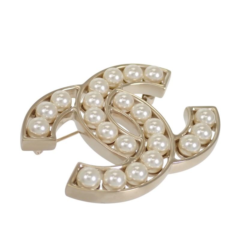 CHANEL  A64978 B14357 Brooch gold/white metal/Fake pearl Women