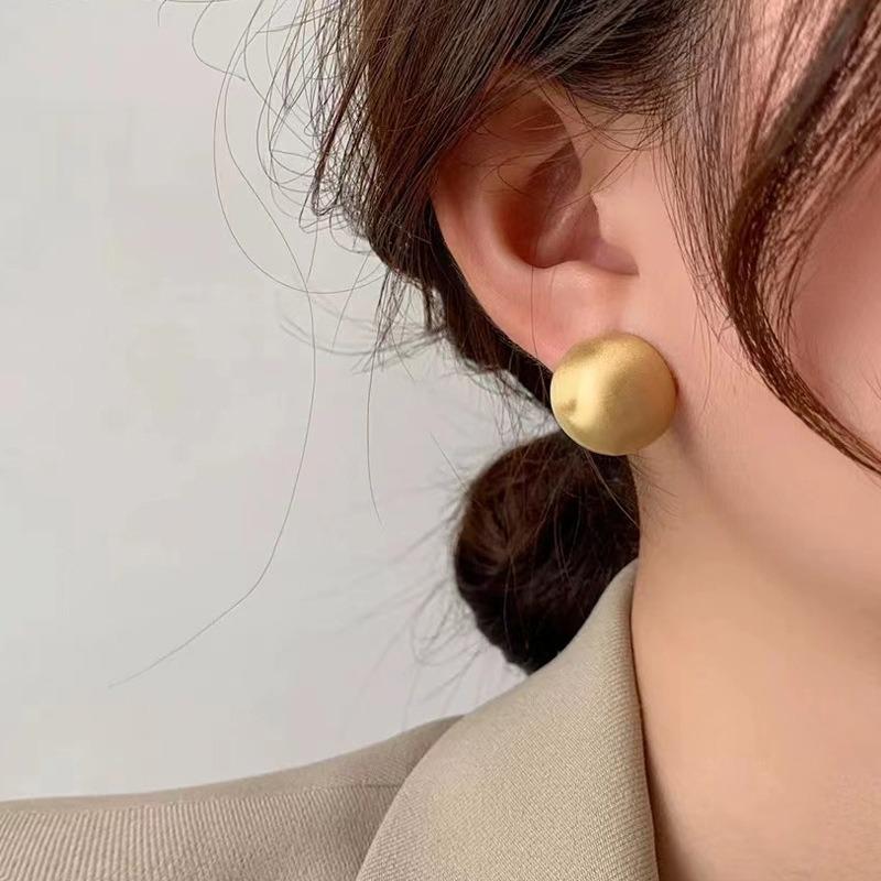Silver Needle Round Earrings Simple Retro Earrings Gold Personality Four Seasons Versatile Round Earrings