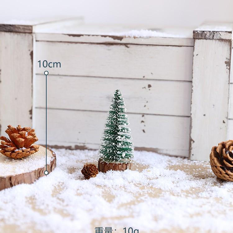 

Креативна прикраса на Різдвяну ялинку: Дерев яні прикраси для дому та сімейні підвіски