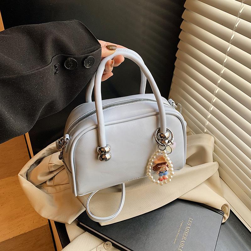 High-end niche design small square bag women's 2025 summer new fashion handbag commuter simple shoulder bag bag