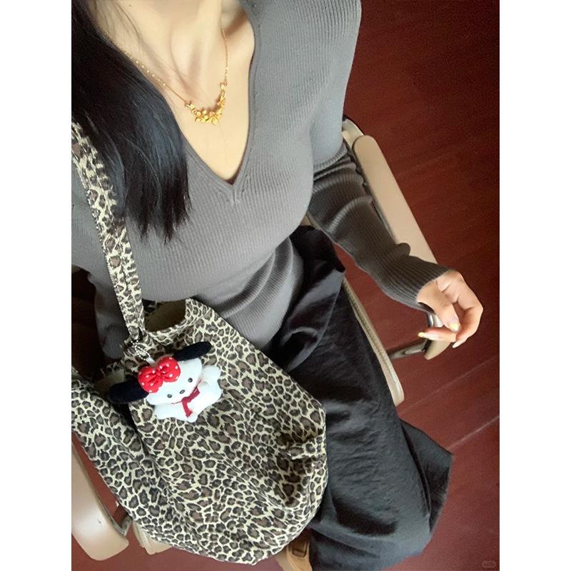 Early spring high-end collar slim-fitting Spice Girl inner long-sleeved bottoming shirt femininity versatile knitted top tide