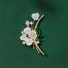 Spilla a Fiore, Fascino Femminile di Alta Gamma, Spilla con Perle, Lusso Leggero, Spilla di Design di Nicchia e di Alta Gamma