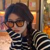 Women'S High-End Sunglasses With Trendy Yellow Sunglasses And No Makeup Street Shots