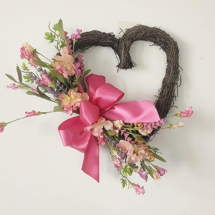 Valentine's Heart Wreath Artificial Rose Flower Wreath Spring Festival Decoration for Front Door Window Wedding Parties
