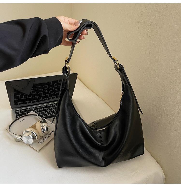 2025 new fashion messenger bag single shoulder large capacity tote bag women's bag fashionable simple casual bag