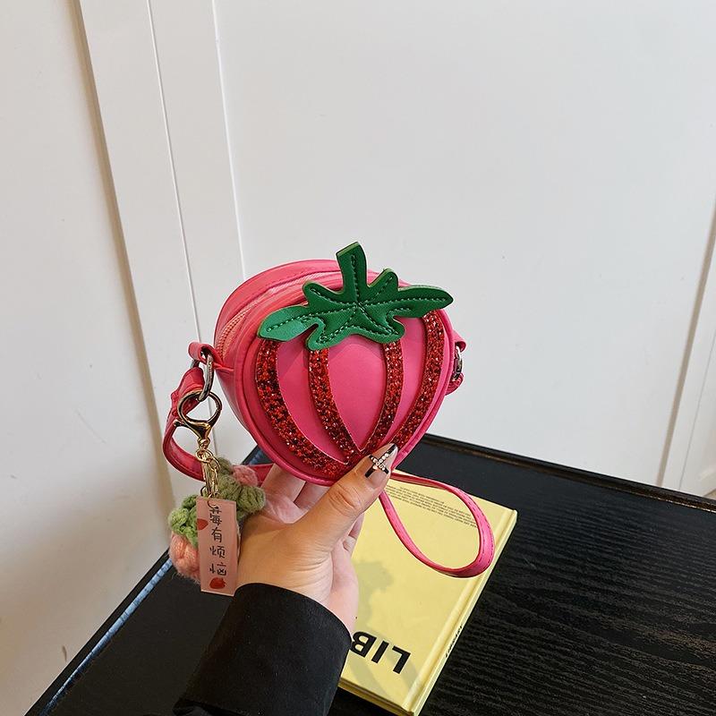 Mini fruit strawberry bag personalized niche design bag girl children student bag fashion shoulder messenger bag