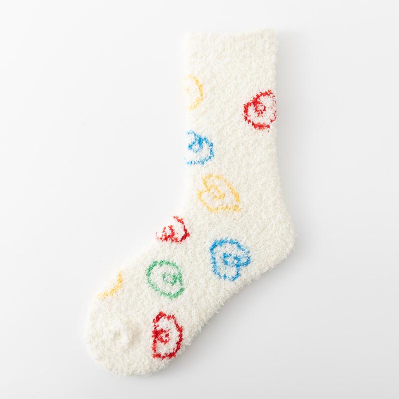 5/10 Pairs Casual Coral Fleece Socks for Women with Fresh and Colorful Dot Patterns Winter Warmth Postpartum Socks Fleece Sleep Socks for Home Use