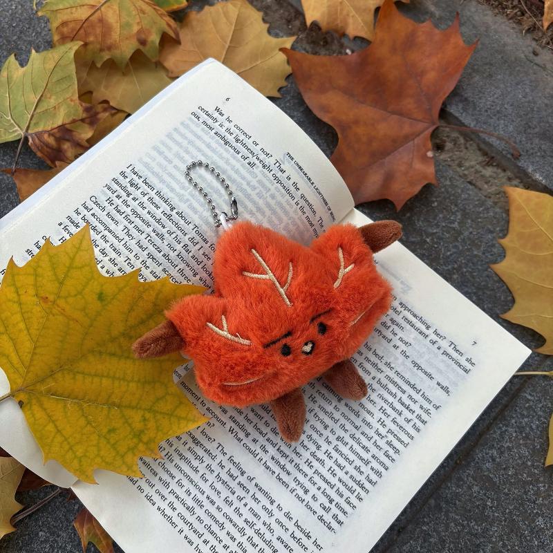 Cute Plush Maple Leaf Keychain Cartoon Maple Leaf Soft Stuffed Doll Bag Pendant Car Key Ring Backpack Hanging Decoration Gift