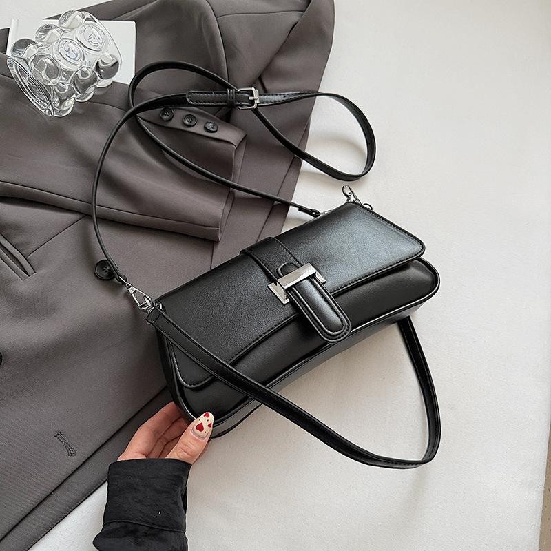 High-value Fashionable and Popular Underarm Bag Women's 2025 New Simple Casual Shoulder Messenger Bag Niche Baguette Bag