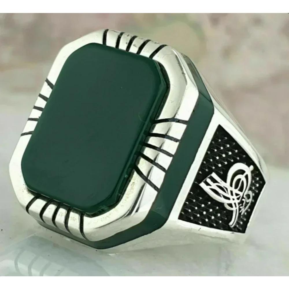 New Inlaid Emerald Mens Luxury Ring Retro Domineering Personality Jewelry for Banquet Party Gifts