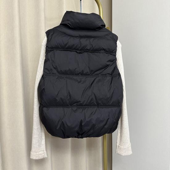 Women's Puffer Vest Casual Sleeveless Stand Collar Down Jacket Winter Warm Zip Up Outerwear with Pockets