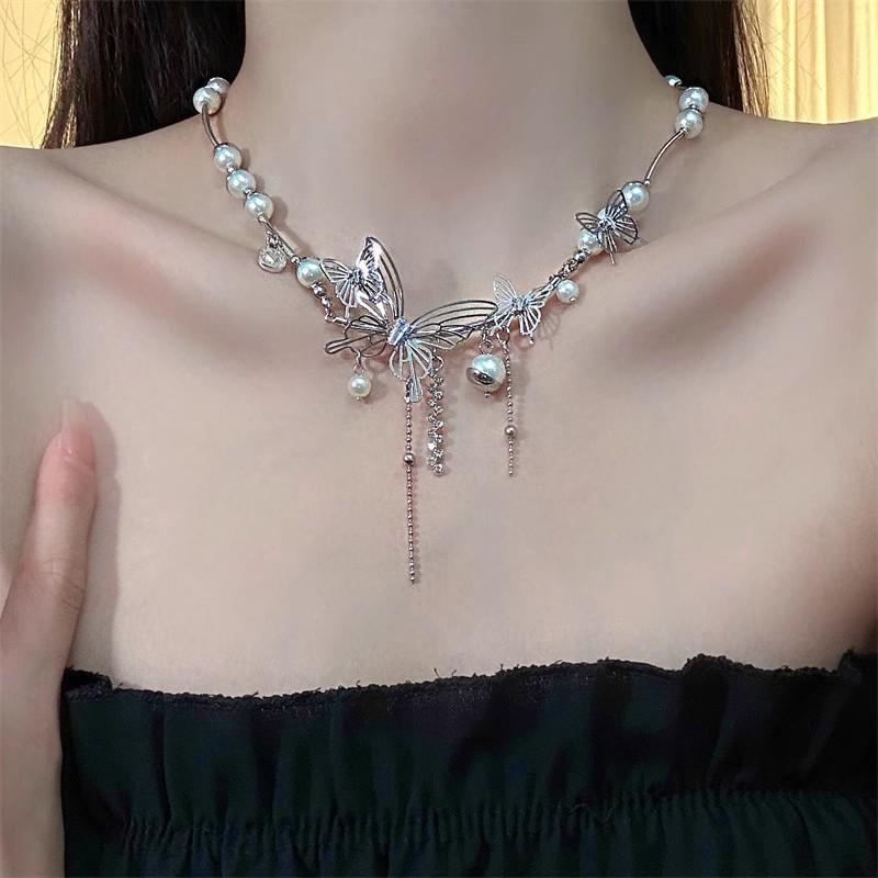 2025 High-End Gothic Punk Necklace: Y2K Dark Style Clavicle Chain for Women