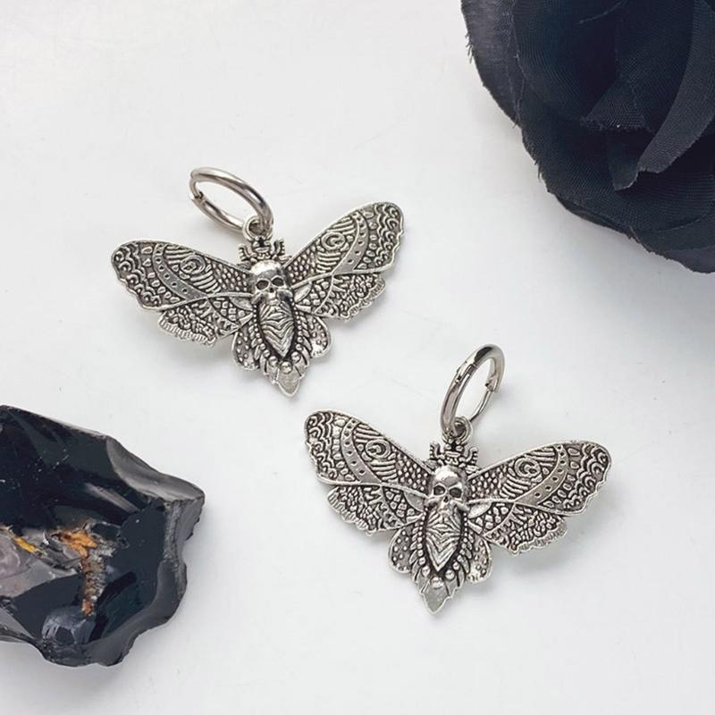 1 Pair European and American Metal Hook Earrings Retro Fashion Halloween Butterflies Skull Pendant Earrings for Women