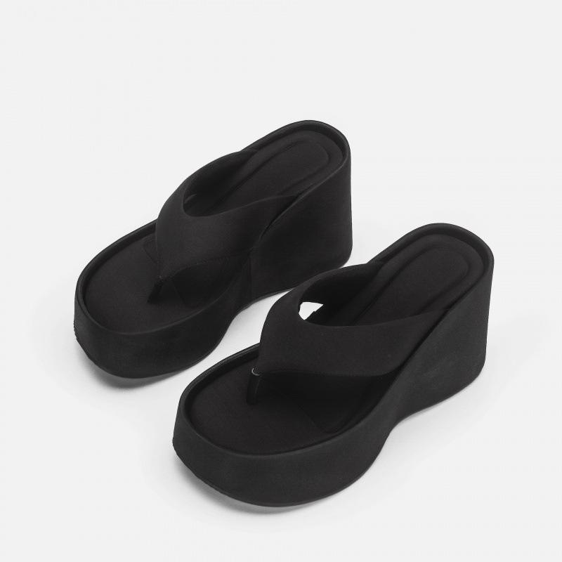 

Small man increases height, thick-soled flip-flops for women in summer, and pinch feet for outer wear. Leather muffin slippers for women in spring 35 чорний