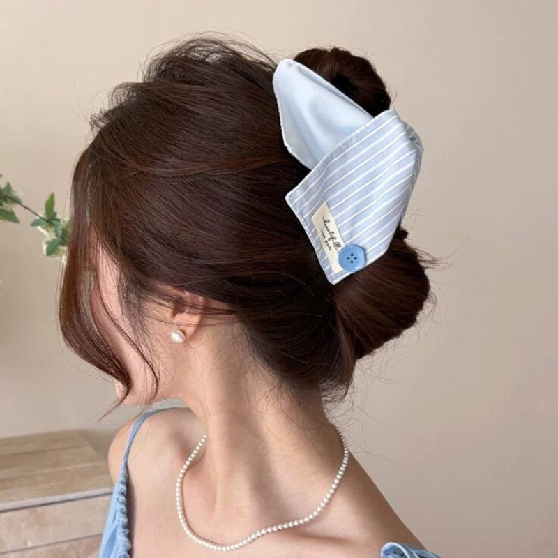 Striped Triangular Shark Hair Clip Fashion Matte Non-slip Hairpin for Women Girls Weekend Outing Hair Styling Accessory