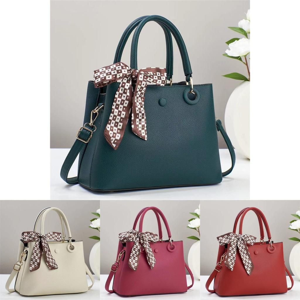 Chic Daily Use Shoulder Bag For Women Unique Design With Double Straps And Stylish Lock