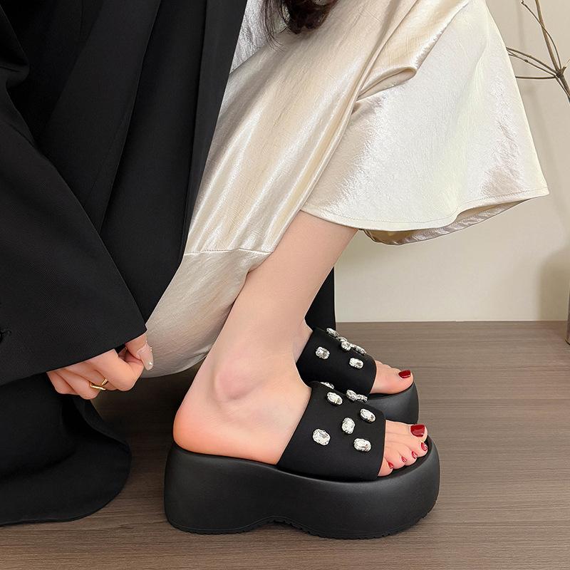 Thick-soled Rhinestone Cool Slippers for Women's Summer New Small Height-increasing Sandals Fashionable Beach Shoes
