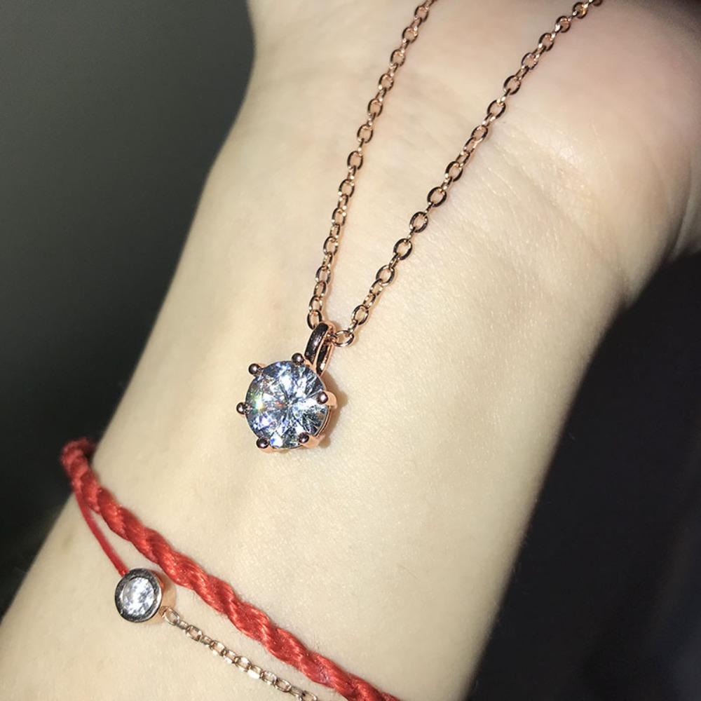 Elegant Women Necklace 18k Gold Plated White Moissanite 2 Carat Simulated Zircon Classic Collarbone Pendant