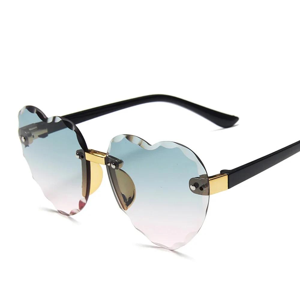 Occhiali da Sole per Bambini con Montature a Cuore - Protezione UV, Occhiali da Sole per Ragazze e Ragazzi per lo Sport