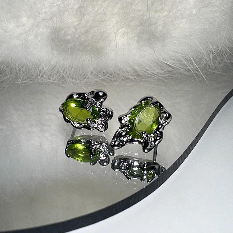 Sweet Cool Geometric Lava Earrings Olive Green Zircon Inlaid Hip-hop Street Style Niche Design Women's Dainty Durable Daily Earrings