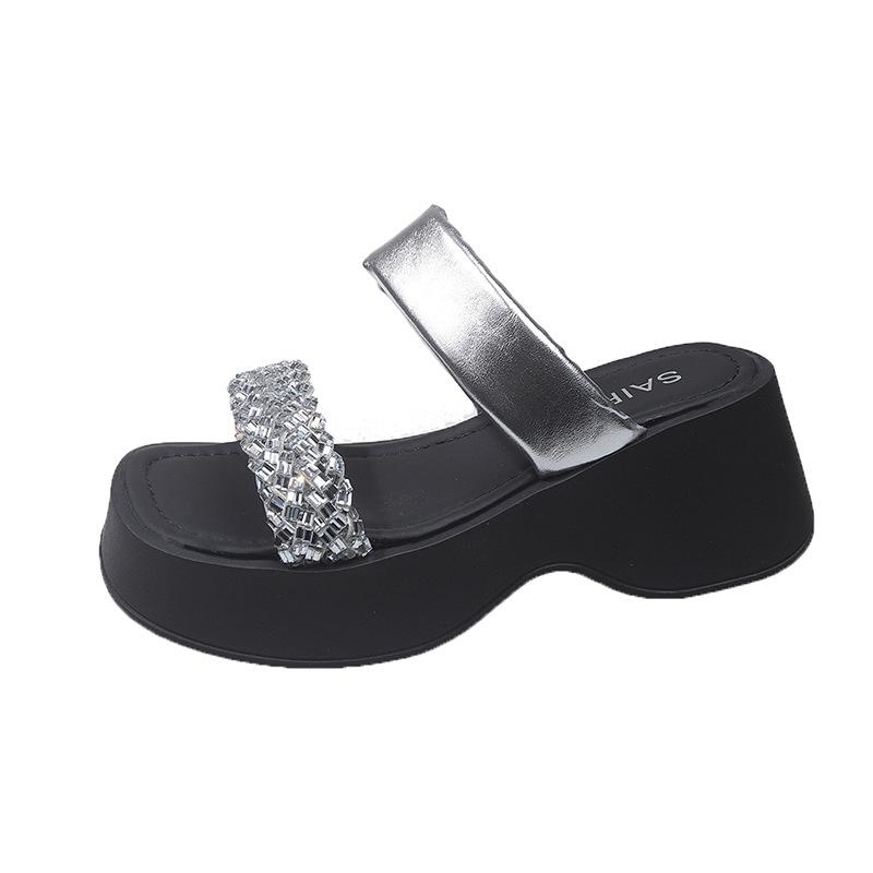 2025 summer new fashionable running water diamond outer wear versatile thick-soled cool slippers muffin bottom beach shoes