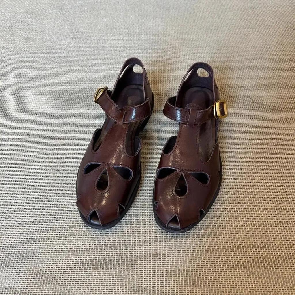 Retro Roman Style Hollow out Women's Sandals round Head Thick Heel British Style One-Strap Clasp Style PU Leather Shoes