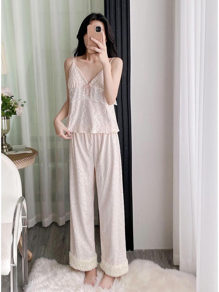 Samt-Pyjama-Set für Damen, Herbst-Winter: Luxuriöse, niedliche Dreiteilige Hauskleidung