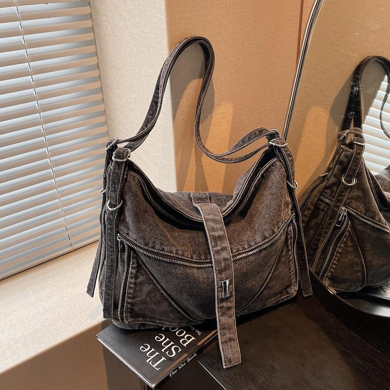 

Retro large-capacity underarm bag women s new fashion tote casual large-capacity commuter bag чорний