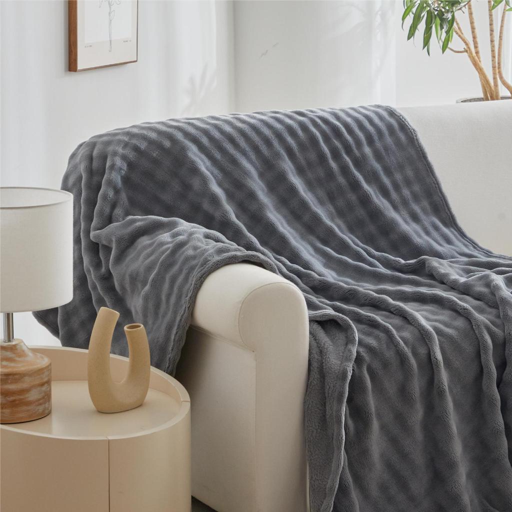 Air Conditioning Blanket Lamb Blanket Coral Flannel Sofa Cover Blanket Nap Office Cape Blanket Bubble Rabbit Flannel Blanket Coral Velvet Blanket