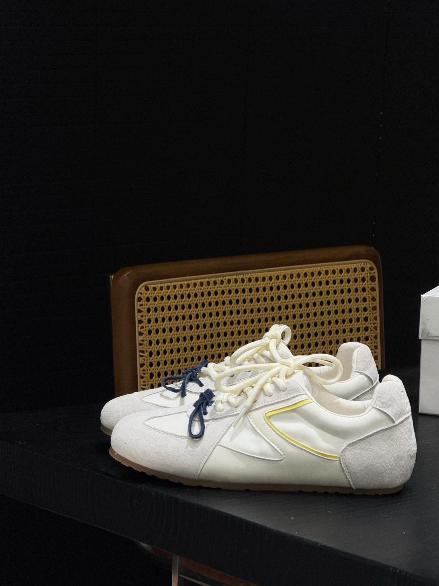 

UK Next Kiss Niche Striped German Training Shoes Women s 2025 Autumn New Retro Lazy Casual Sneakers 40