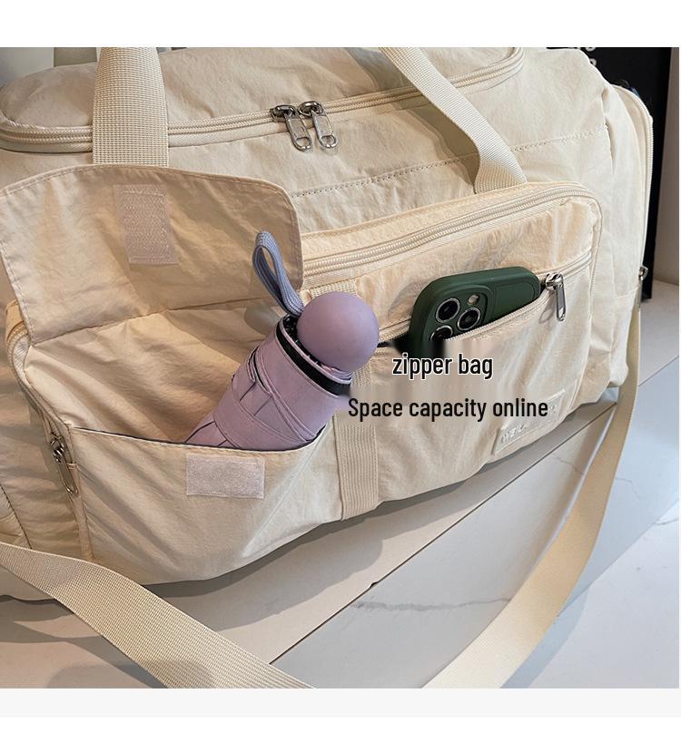 Large Capacity Waterproof Lightweight Travel Bag for Men and Women - Fashionable Handheld Storage for Short Trips and Sports.