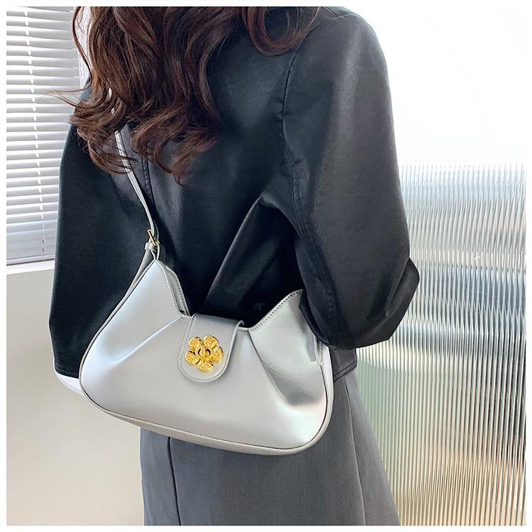 IELGY pleated underarm commuter bag, shoulder crossbody flower lock baguette bag