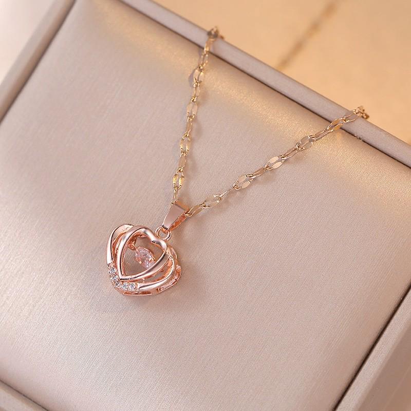 Women's Fashion Heart Pendant Necklace - Elegant, Simple Design, Versatile Clavicle Chain Jewelry